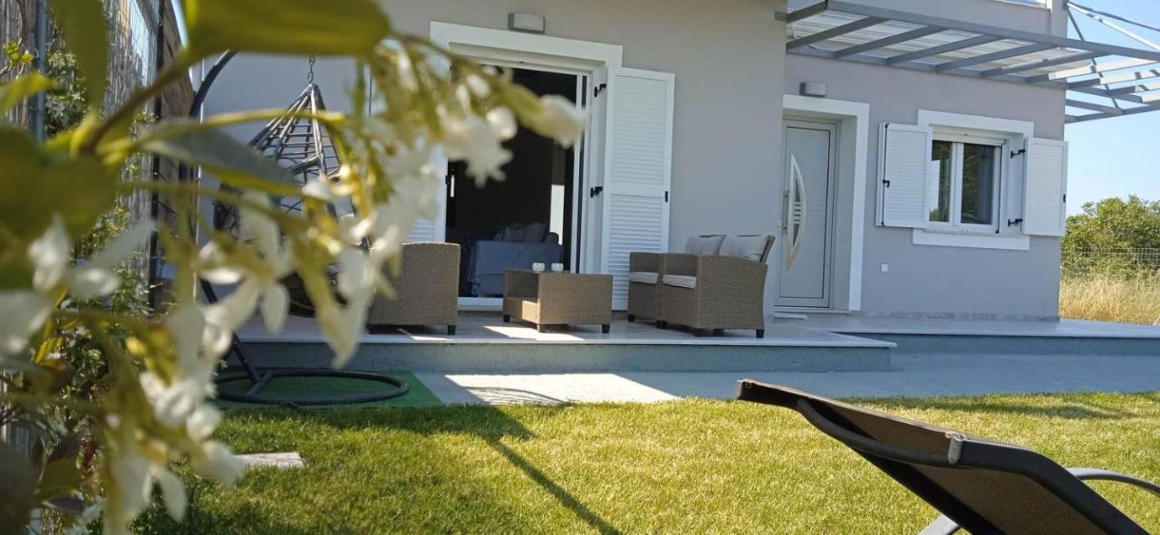 Spiridoula Luxury Villa Roda  Zewnętrze zdjęcie